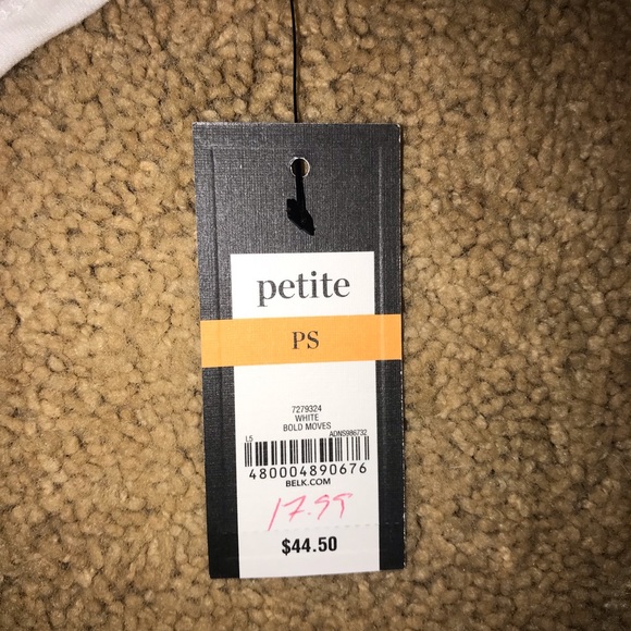 🌟NWT CROWN AND IVY TANK TOP🌟 - Picture 2 of 4